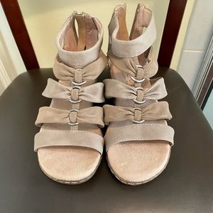 Naturalized sandals